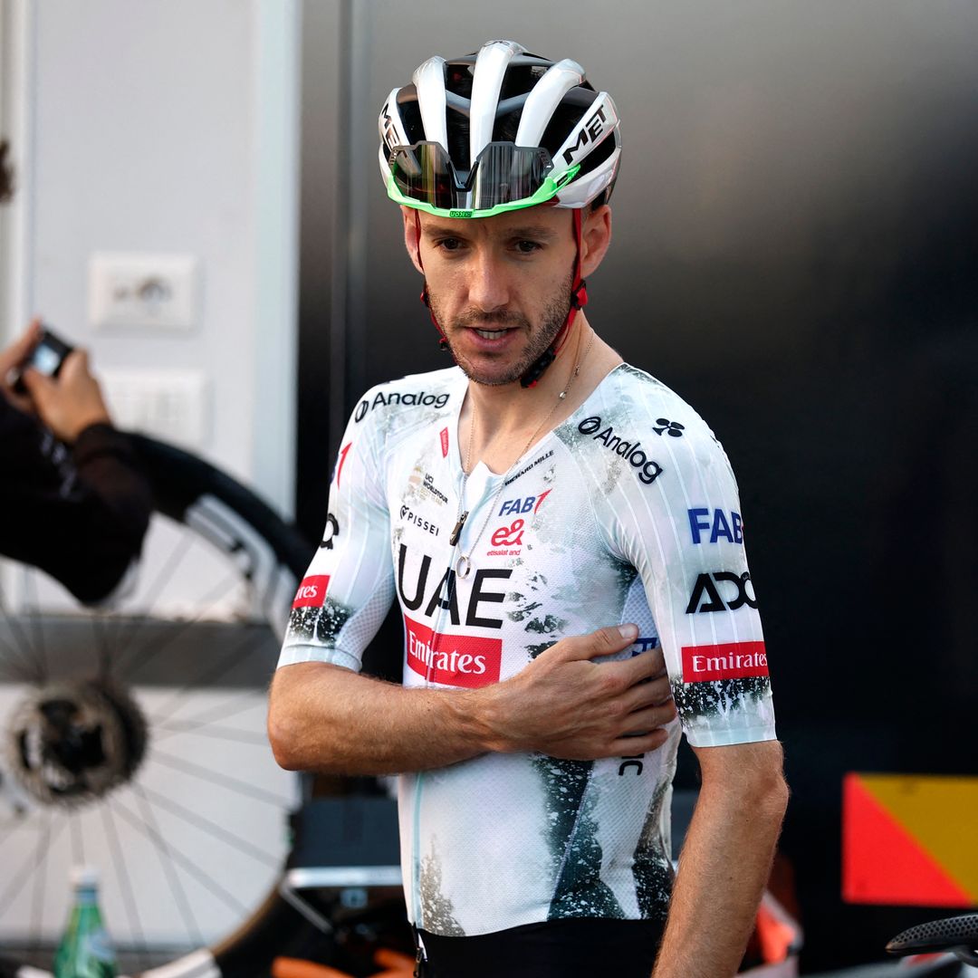 Adam Yates, ciclista británico, durante el Tour de Francia 2026
